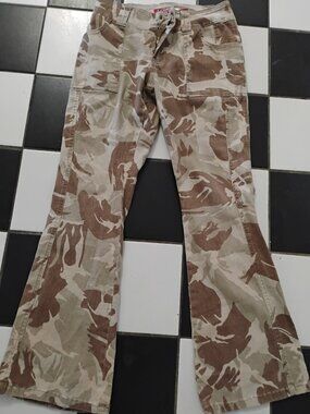 Camo Pants 🤎 💚
